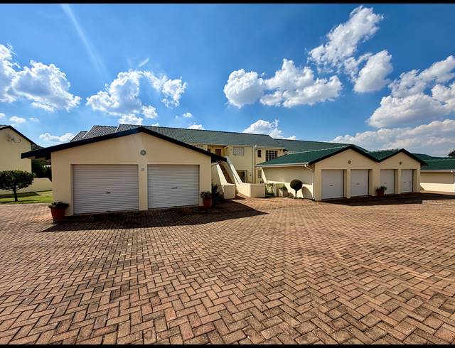 2 BEDROOM APARTMENT RENTED IN MONDEOR